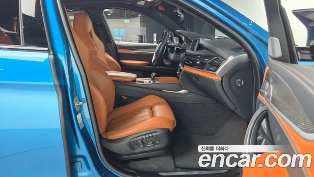 BMW X6M 2018 — фото 17