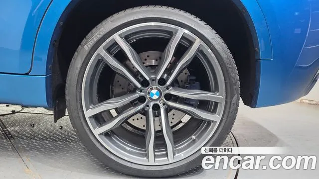 BMW X6M 2018 — фото 7