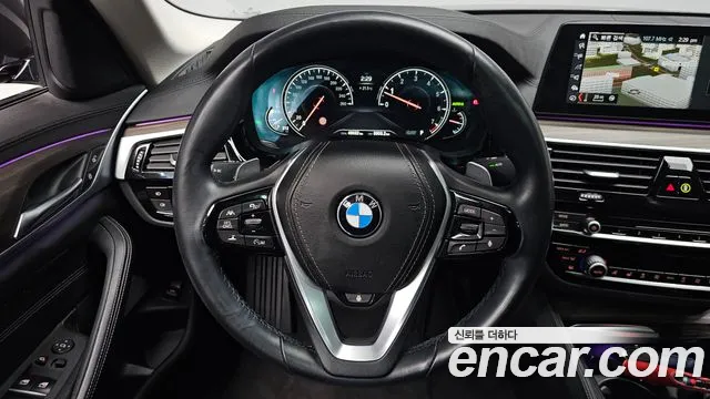BMW 5-Series 2018 — фото 18