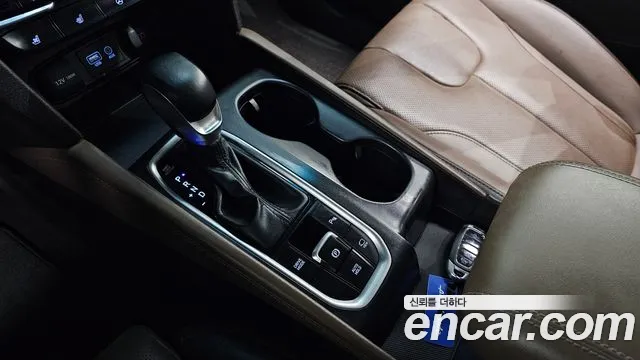 Hyundai Santafe 2020 — фото 12