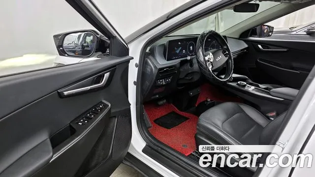 Kia EV6 2023 — фото 13