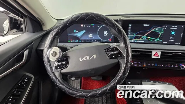 Kia EV6 2023 — фото 19