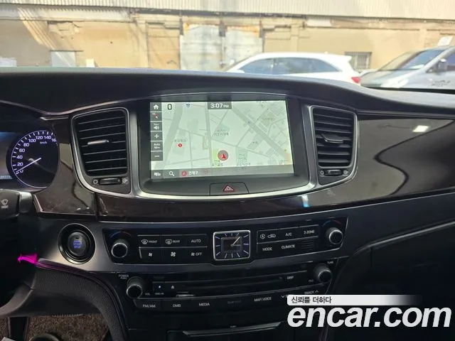 Hyundai Equus 2015 — фото 9