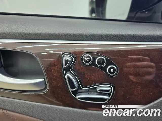 Hyundai Equus 2015 — фото 14