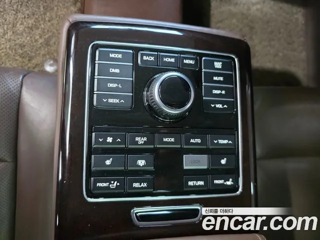 Hyundai Equus 2015 — фото 18