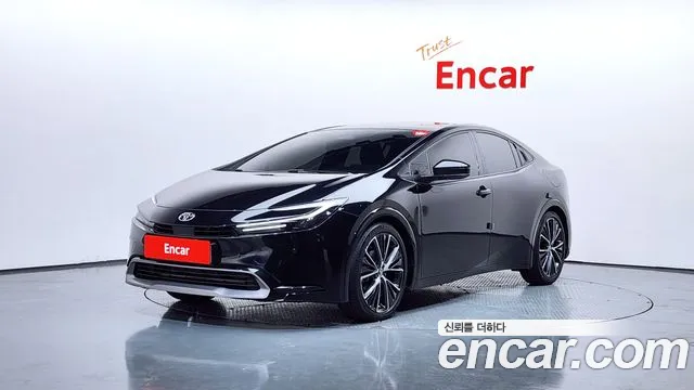 Toyota Prius 2024 — фото 1