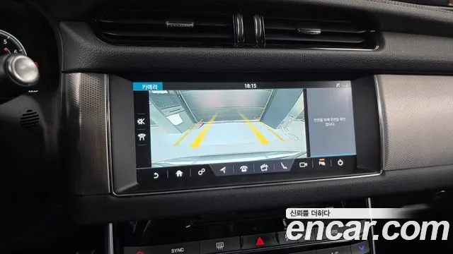 Jaguar XF 2018 — фото 15