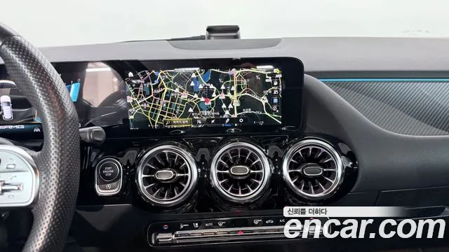 Mercedes-Benz GLA-Class 2023 — фото 16