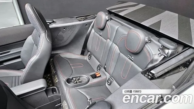 Mini Cooper Convertible 2026 — фото 18