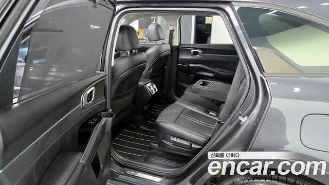 Kia Sorento 2023 — фото 17