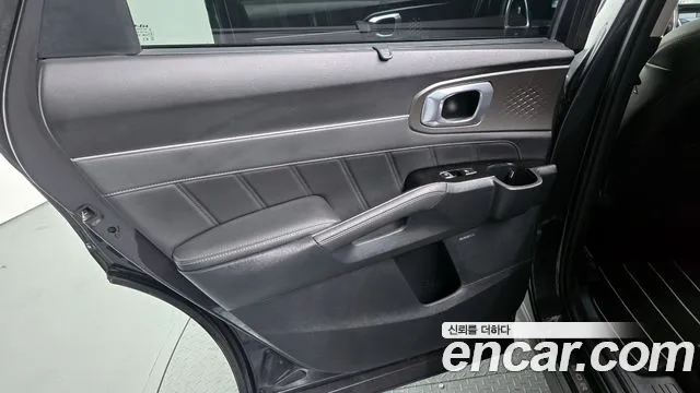 Kia Sorento 2023 — фото 15