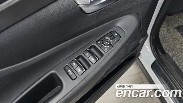 Hyundai Santafe 2023 — фото 16