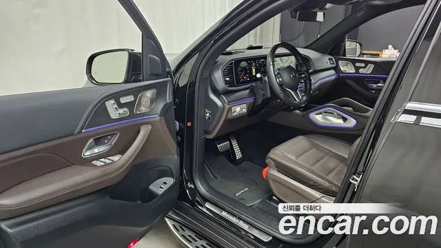 Mercedes-Benz GLS-Class 2023 — фото 13