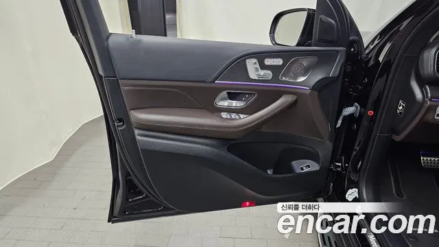Mercedes-Benz GLS-Class 2023 — фото 14