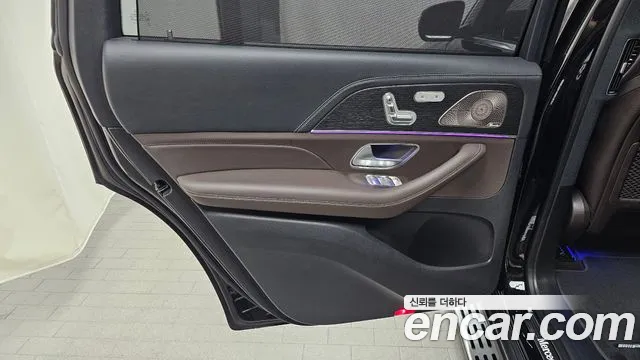 Mercedes-Benz GLS-Class 2023 — фото 15