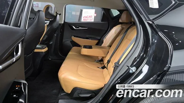 Kia EV6 2023 — фото 18