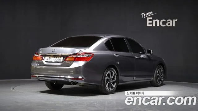 Honda Accord 2016 — фото 2