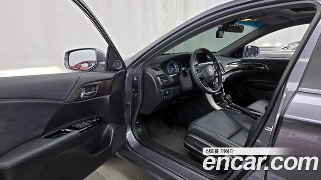 Honda Accord 2016 — фото 10