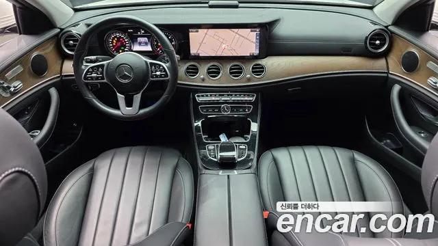 Mercedes-Benz E-Class 2019 — фото 10