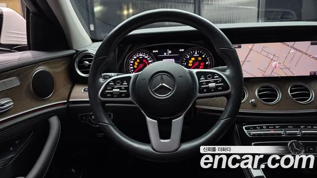 Mercedes-Benz E-Class 2019 — фото 19