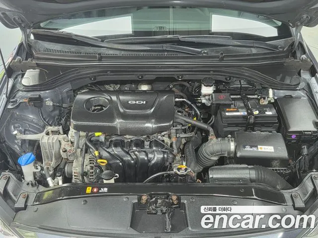 Hyundai AVANTE 2016 — фото 10