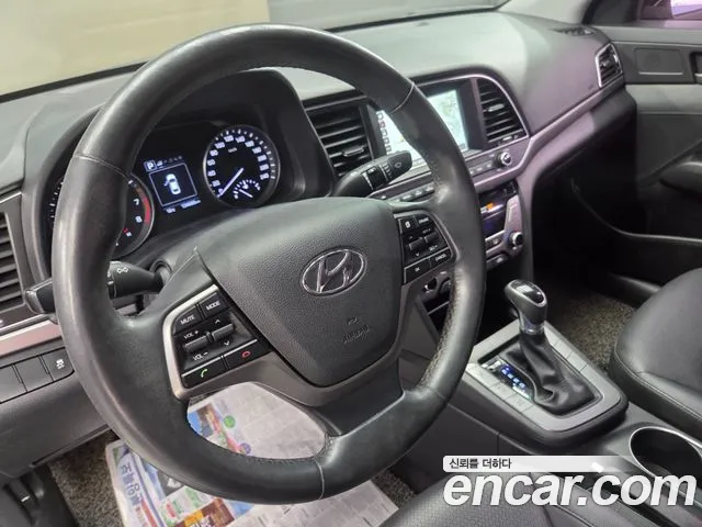 Hyundai AVANTE 2016 — фото 13
