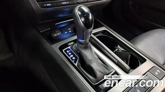 Hyundai Genesis 2015 — фото 9