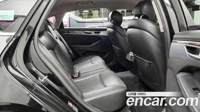 Hyundai Genesis 2015 — фото 12
