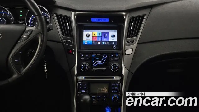 Hyundai Sonata 2011 — фото 14
