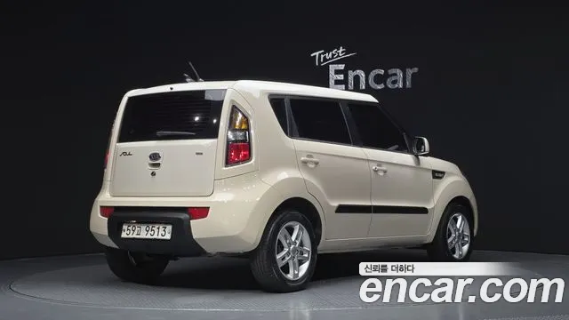 Kia Soul 2011 — фото 2