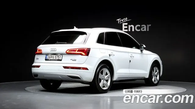 Audi Q5 2020 — фото 2