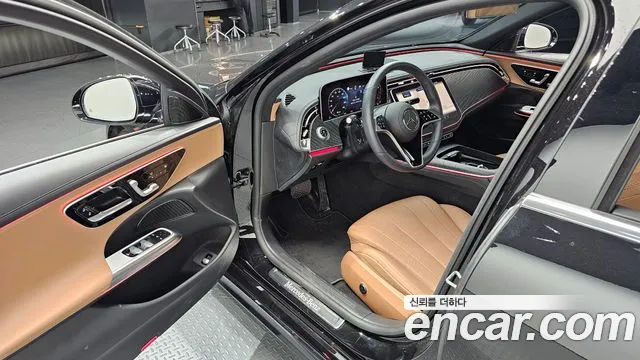 Mercedes-Benz E-Class 2024 — фото 13
