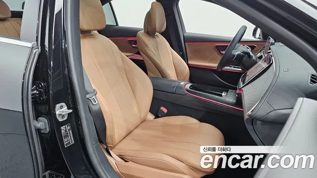 Mercedes-Benz E-Class 2024 — фото 17