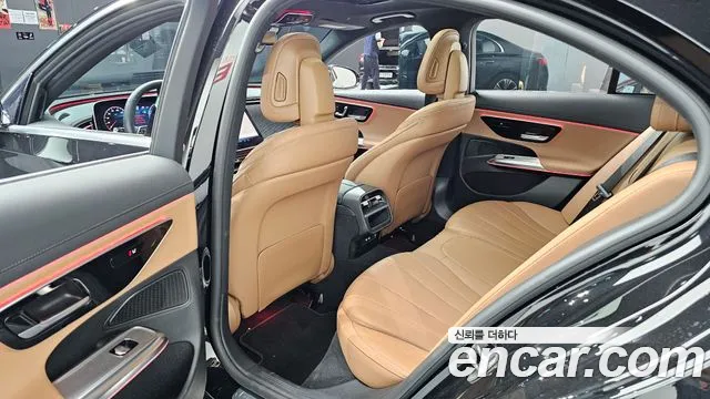 Mercedes-Benz E-Class 2024 — фото 16