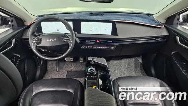 Kia EV6 2023 — фото 10