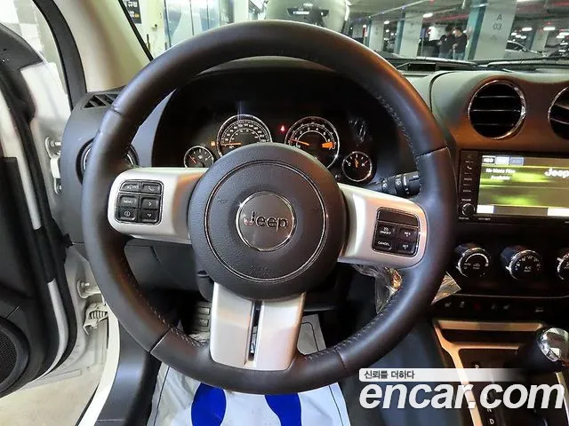 Jeep Compass 2016 — фото 8