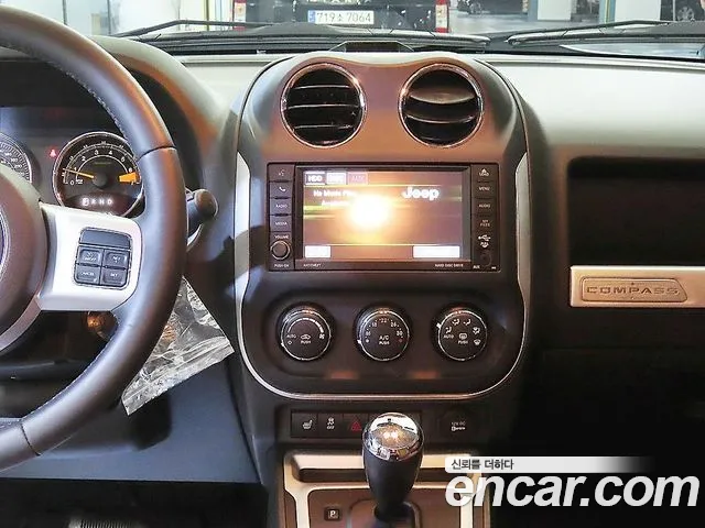 Jeep Compass 2016 — фото 11