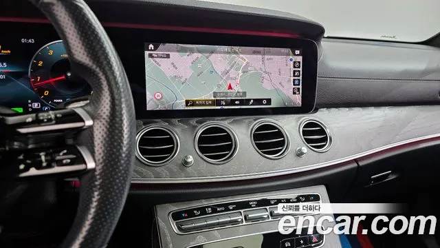 Mercedes-Benz E-Class 2021 — фото 18