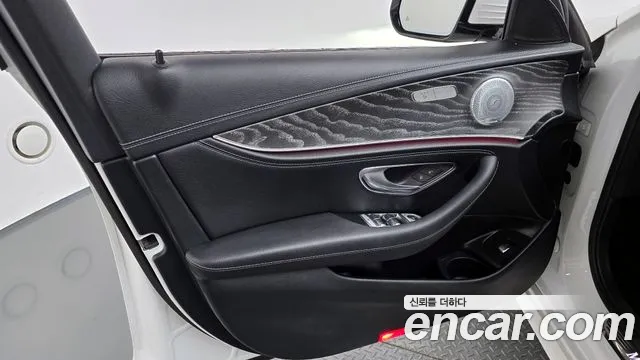Mercedes-Benz E-Class 2021 — фото 14