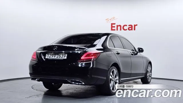 Mercedes-Benz C-Class 2020 — фото 2