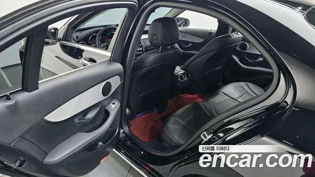 Mercedes-Benz C-Class 2020 — фото 12