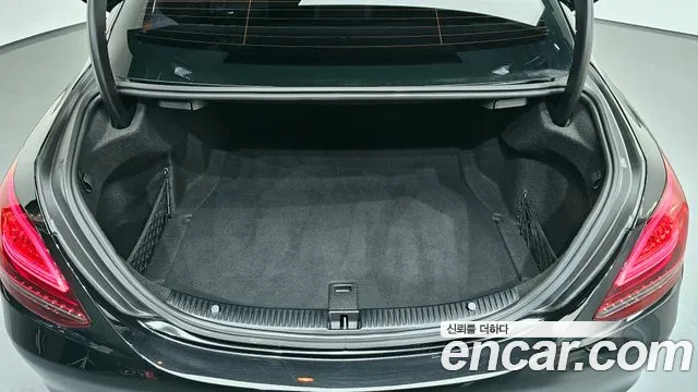 Mercedes-Benz C-Class 2020 — фото 19