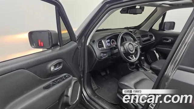 Jeep Renegade 2021 — фото 10