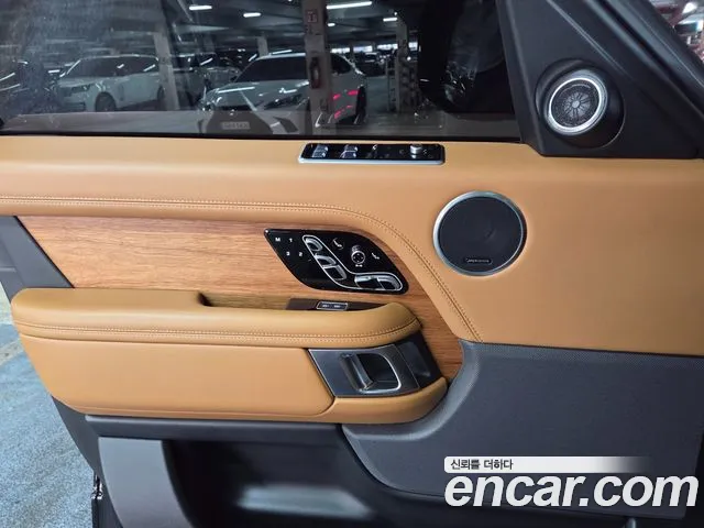Land Rover Range Rover 2022 — фото 18