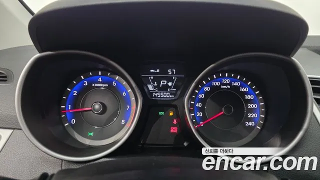 Hyundai AVANTE 2014 — фото 11