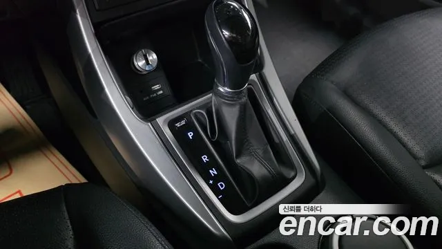 Hyundai AVANTE 2014 — фото 12