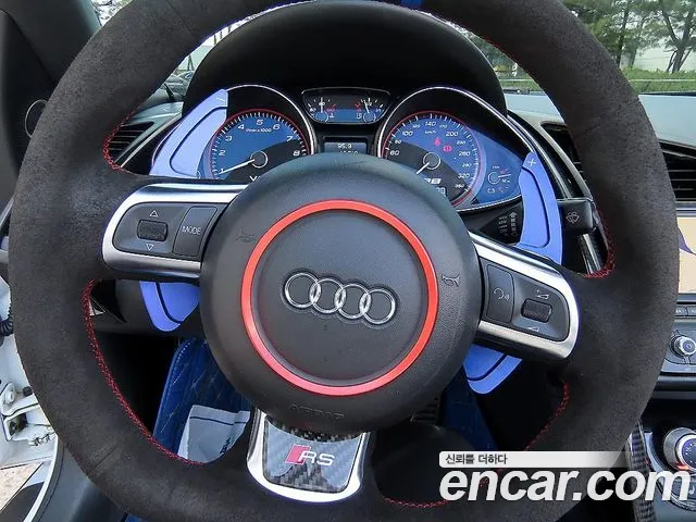 Audi R8 2011 — фото 10