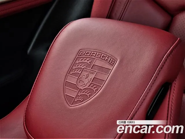 Porsche Taycan 2021 — фото 15