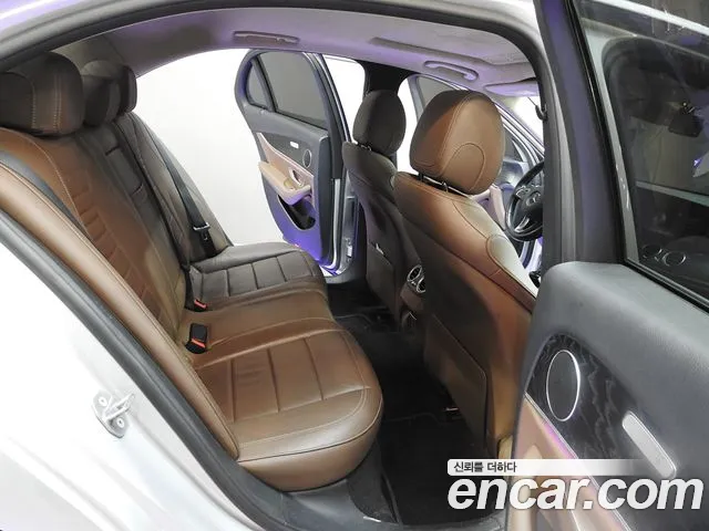 Mercedes-Benz E-Class 2017 — фото 11