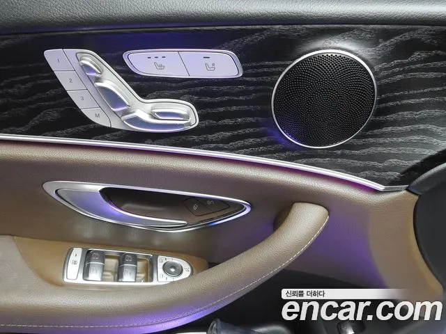 Mercedes-Benz E-Class 2017 — фото 18